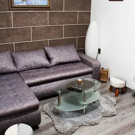 아파트 Dep House *